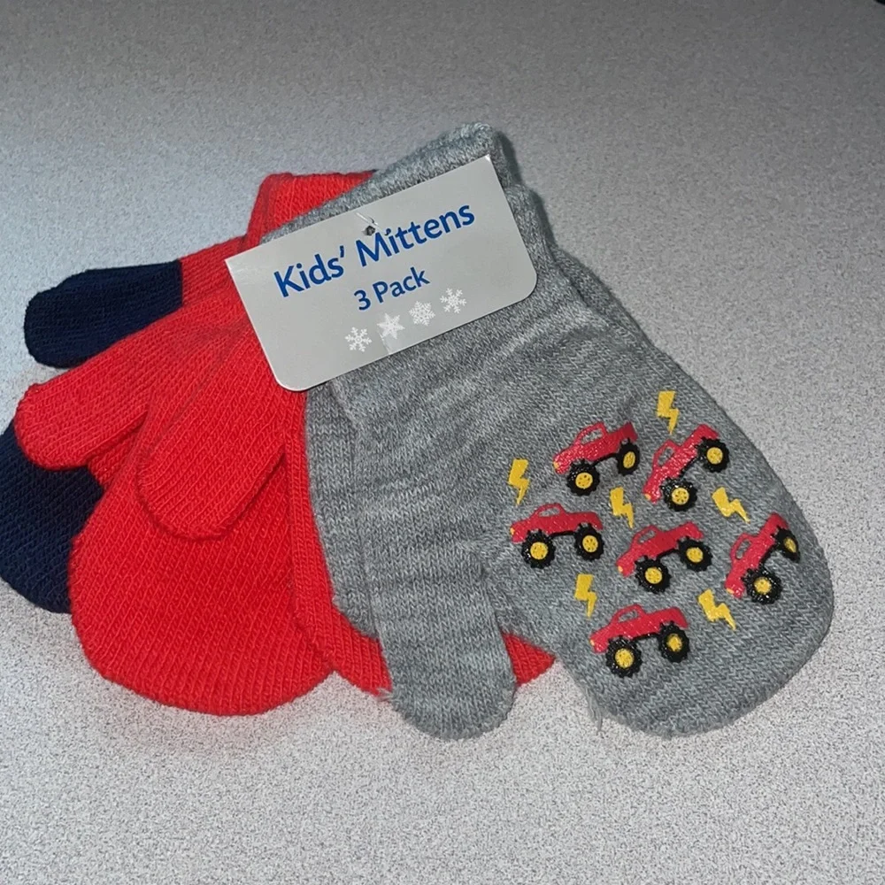 Fire trucks Gloves Kids Winter Gear Snow Hand Warmers Poppy 3 Pack new